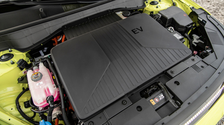 under the hood of a 2025 Hyundai Kona