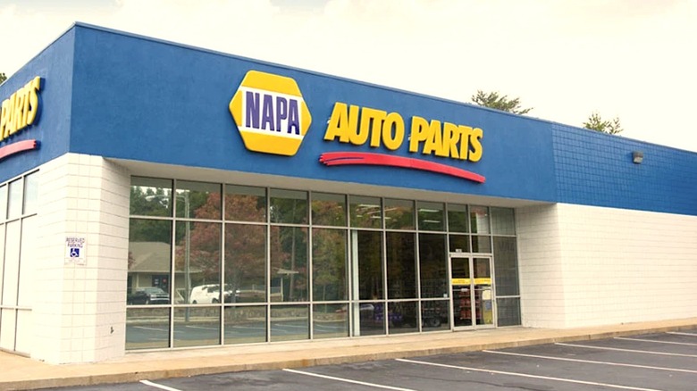 Outdoor shot of a NAPA Auto Parts store