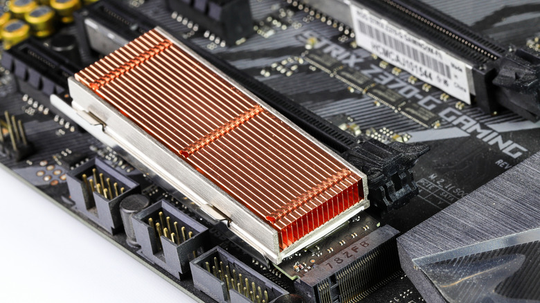 ssd drive with a copper heat sink for a computer