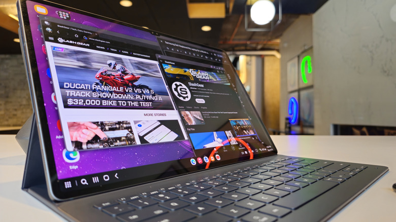 Samsung DeX running on Galaxy Tab S10 Ultra