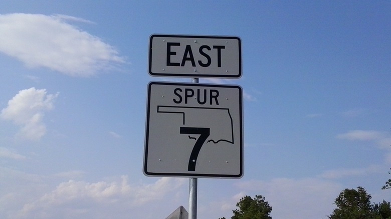 Spur sign off State Highway 7 in Oklahoma