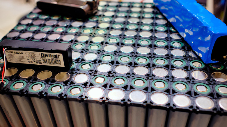 A close-up of cylindrical lithium battery cells arranged in a grid, part of an electric vehicle battery pack displayed during Eurobike Istanbul 2026 at Istanbul Expo Center on April 24, 2026 in Istanbul, Turkey.