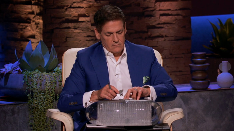 Mark Cuban checks out Flated