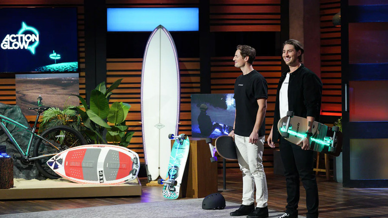 Irmãos ActionGlow lançando Shark Tank