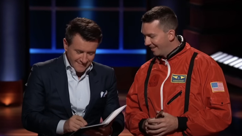 Robert Herjavec writing in Rocketbook