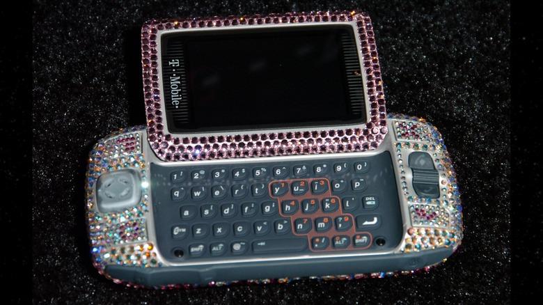 A bedazzled T-Mobile Sidekick