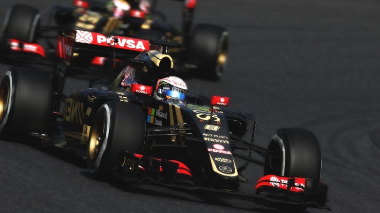 Romain Grosjean cornering in a Lotus F1 car