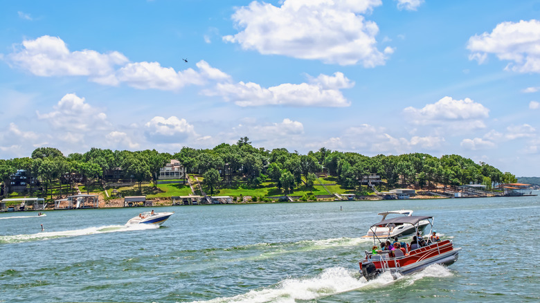 Smaller boats on open water.