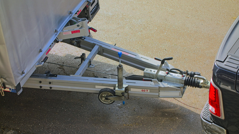 Hitch attached to truck