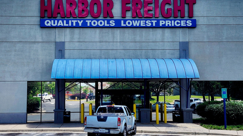 Car parked in front of a Harbor Freight store in Virginia, USA