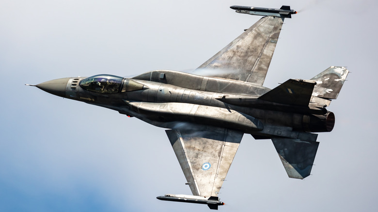 F-16 Falcon flying