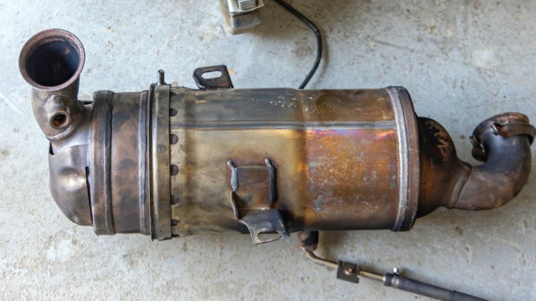 An example of a DPF removed from a vehicle.