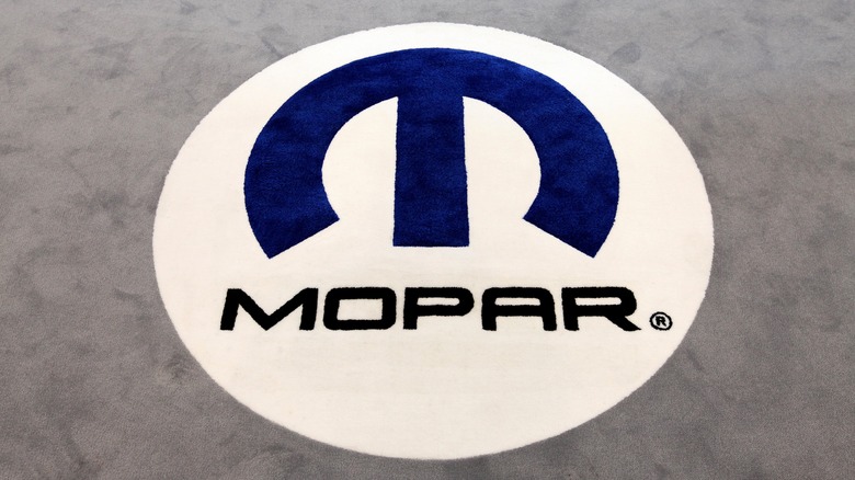 Mopar logo 109th Annual Chicago Auto Show 