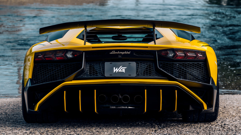 Lamborghini Aventador rear diffuser with yellow strakes