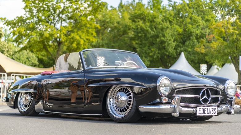 Restomod Mercedes-Benz 300SL parked car show