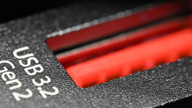 Close up of a USB 3.2 Gen 2 port