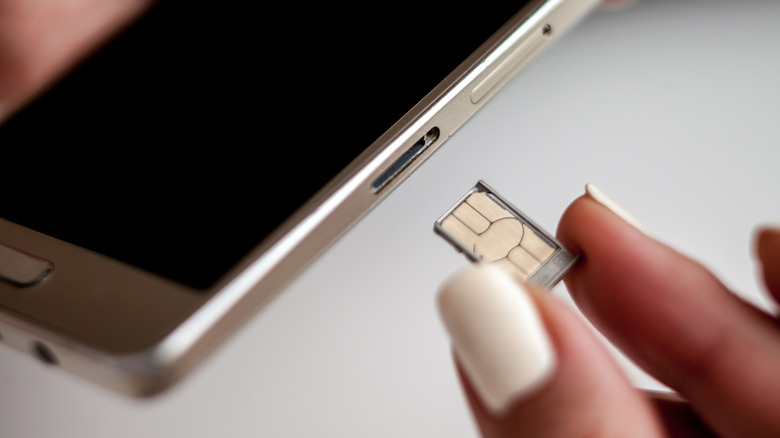 Inserting nano SIM in smartphone