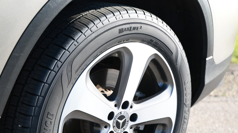 Goodyear Assurance MaxLife 2 tire mounted on Mercedes-Benz SUV