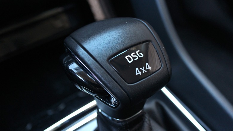 Automatic transmission gear lever