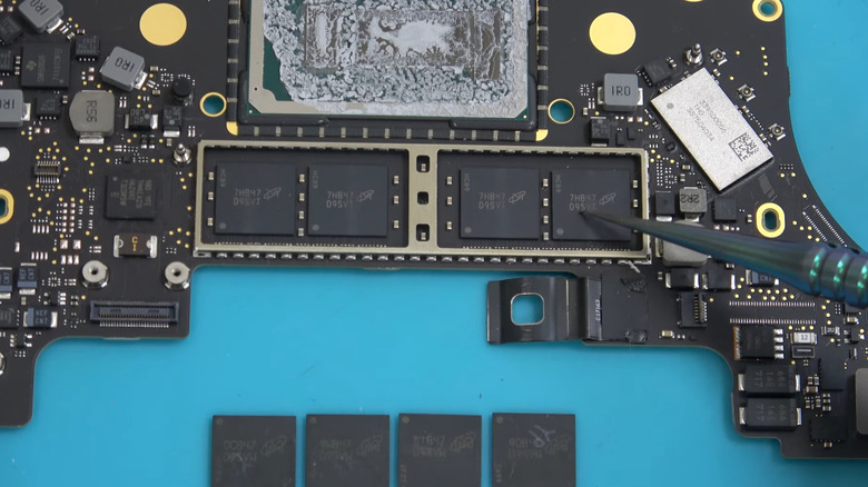 Soldered RAM on laptop motherboard