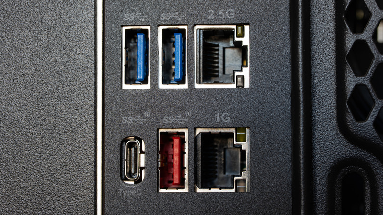 pc motherboard panel showing USB-A, USB-C, and 2.5G and 1G Ethernet ports
