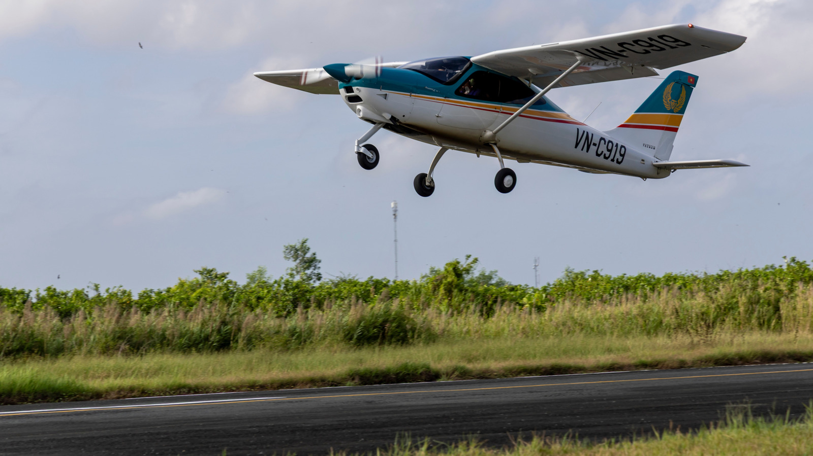 What Is The 30/70 Rule When Flying A Plane?