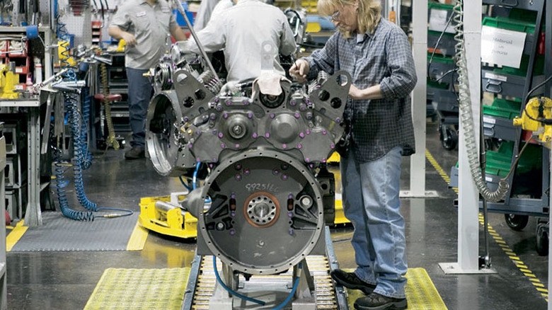 New Series 71 diesel engine being manufactured in mtu factory