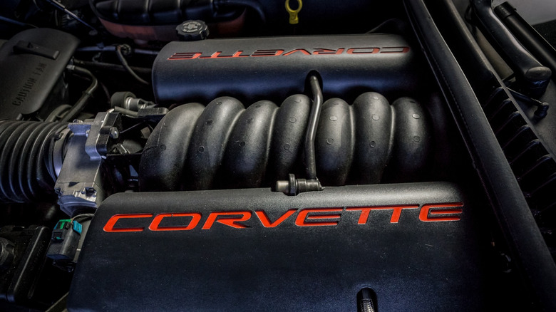 GM LS2 V8 showing "Corvette" red text on valve covers