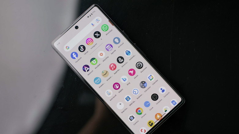App drawer on a Pixel 7 smartphone