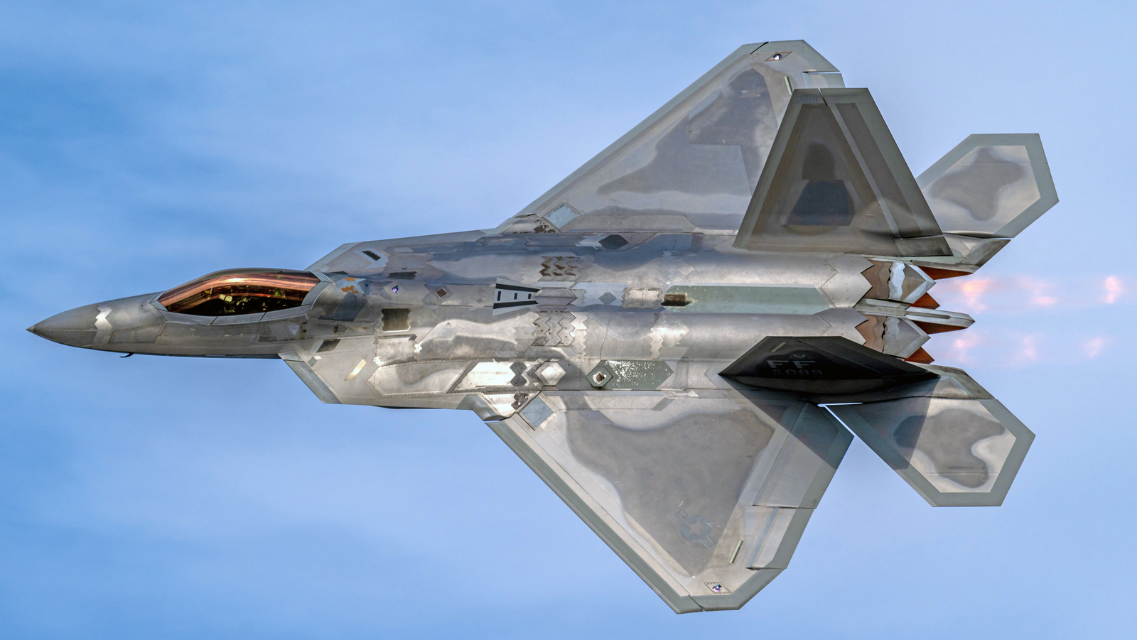 What Is The F-22 Raptor Made Of?