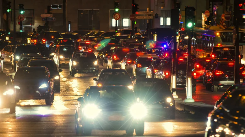 What Is The 'Green Wave' When It Comes To Traffic Lights?