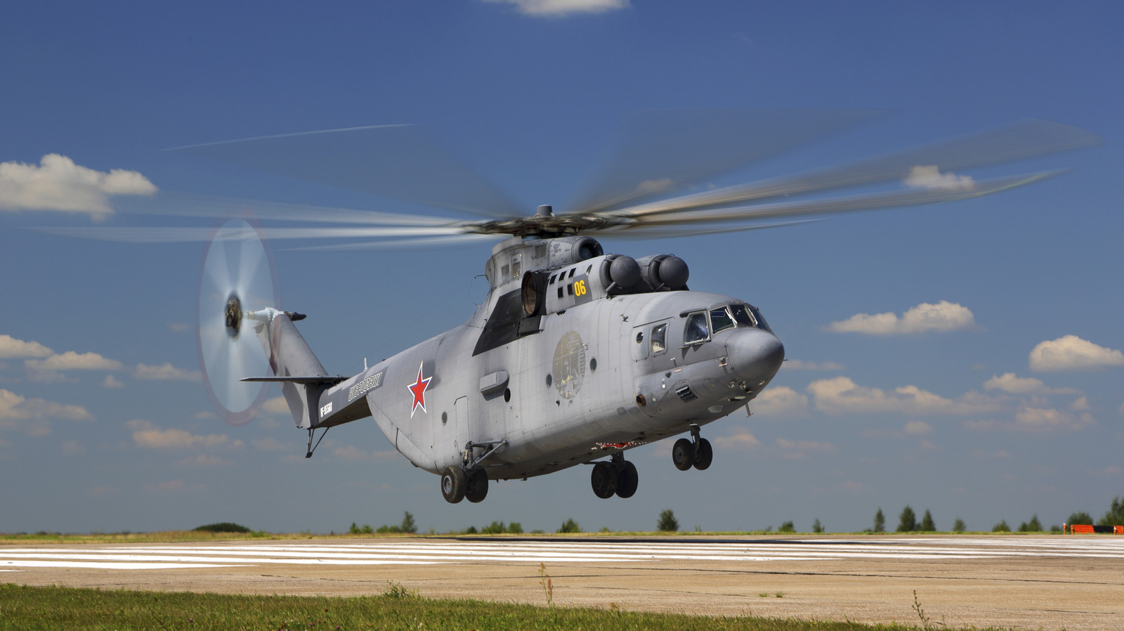 What Is The Largest Military Helicopter In The World And How Many Soldiers Can It Carry?