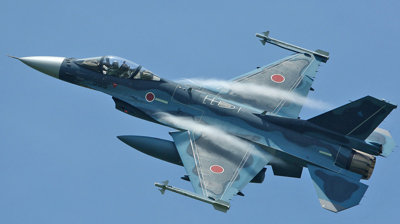 An F-2 Viper Zero in midair