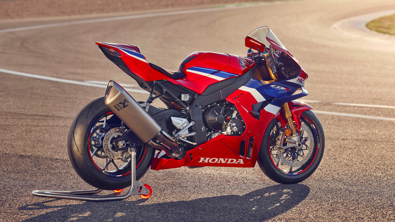 Honda CBR-1000RR-R Fireblade SP parked at the racetrack