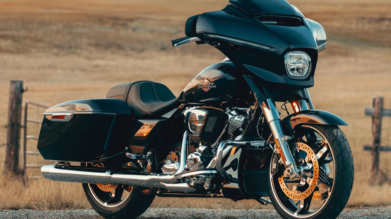 front side view of the 2024 Harley-Davidson Street Glide Special parked beside a road