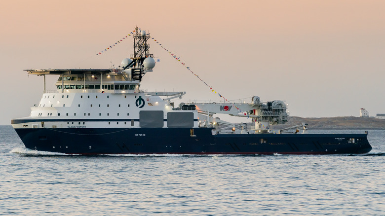 Island Victory at sea