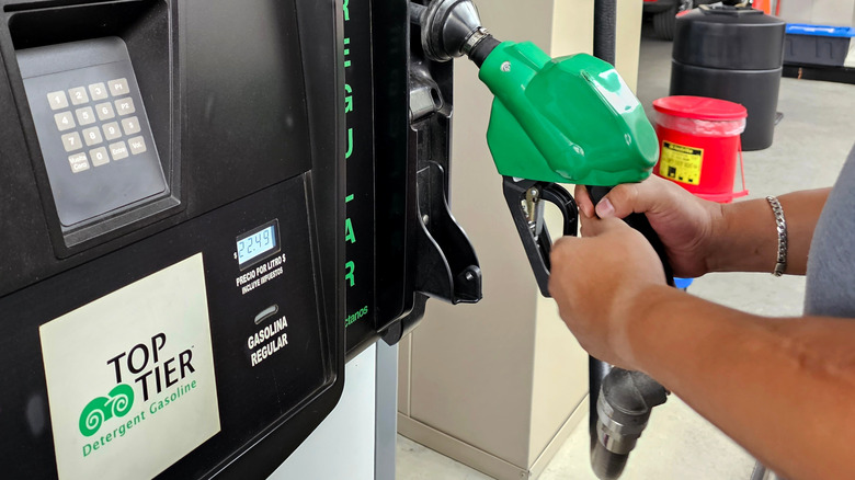 Top Tier gasoline label on gas pump
