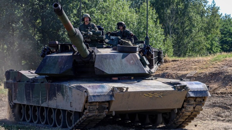 Soldiers on a training exercise in an M1A2 tank.