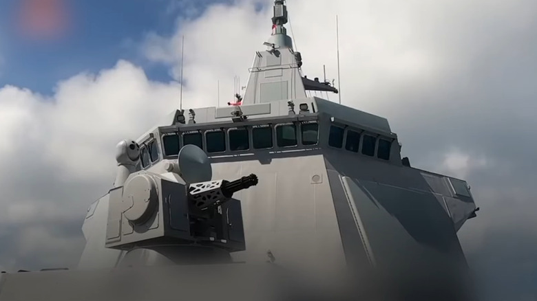 China's eighth Type 055 destroyer arrives to port