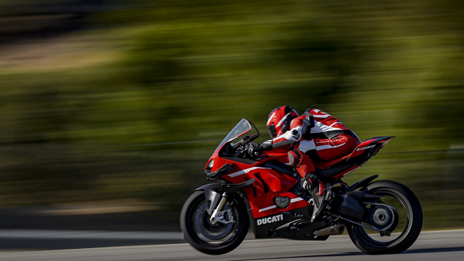 چه چیزی Ducati Superleggera V4 را بسیار منحصر به فرد می کند
