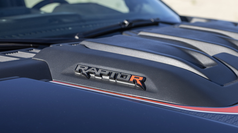Ford F-150 Raptor R hood