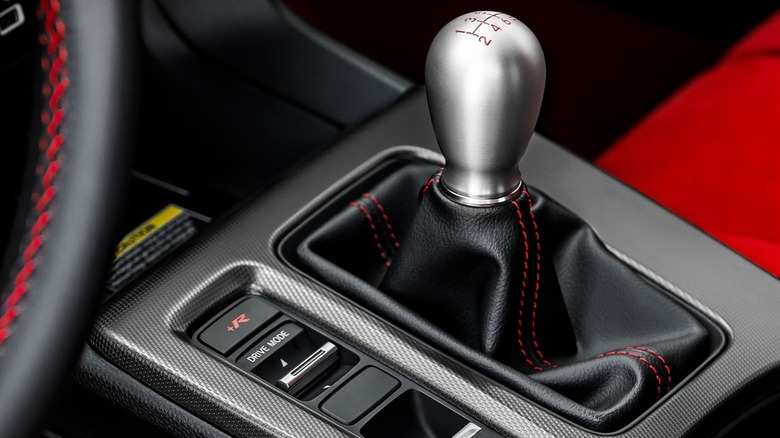 Honda Civic Type R six-speed manual shifter