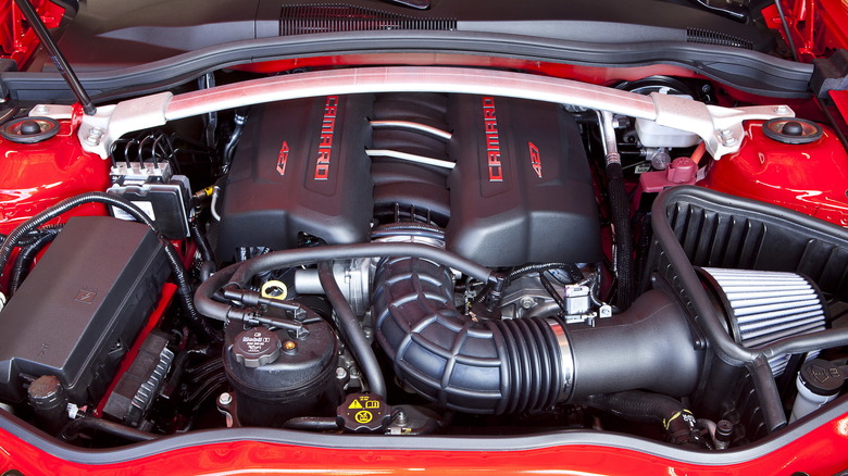 Chevrolet Camaro Z/28 engine