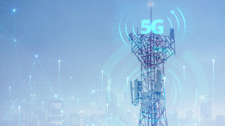 5G tower with digitally rendered connection overlay