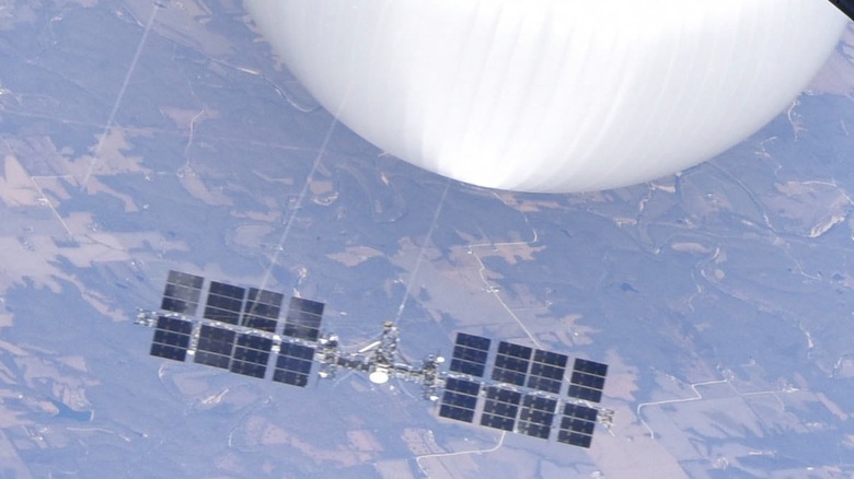A Chinese surveillance balloon over the Central Continental United States