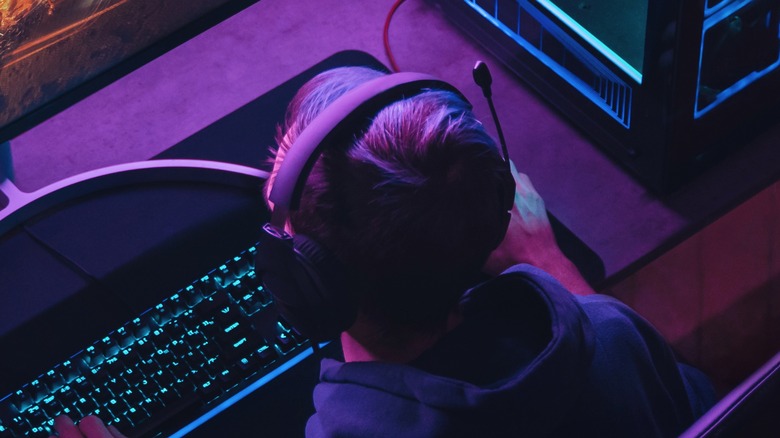 PC gamer desk RGB lighting