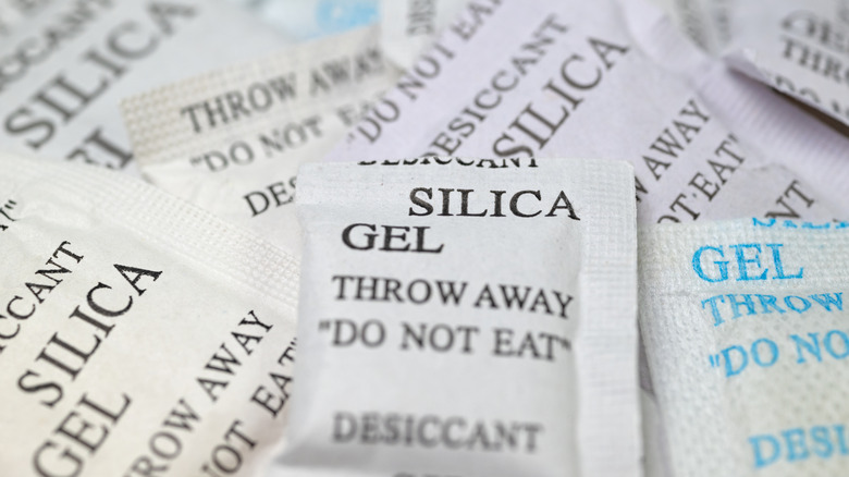 silica gel packets
