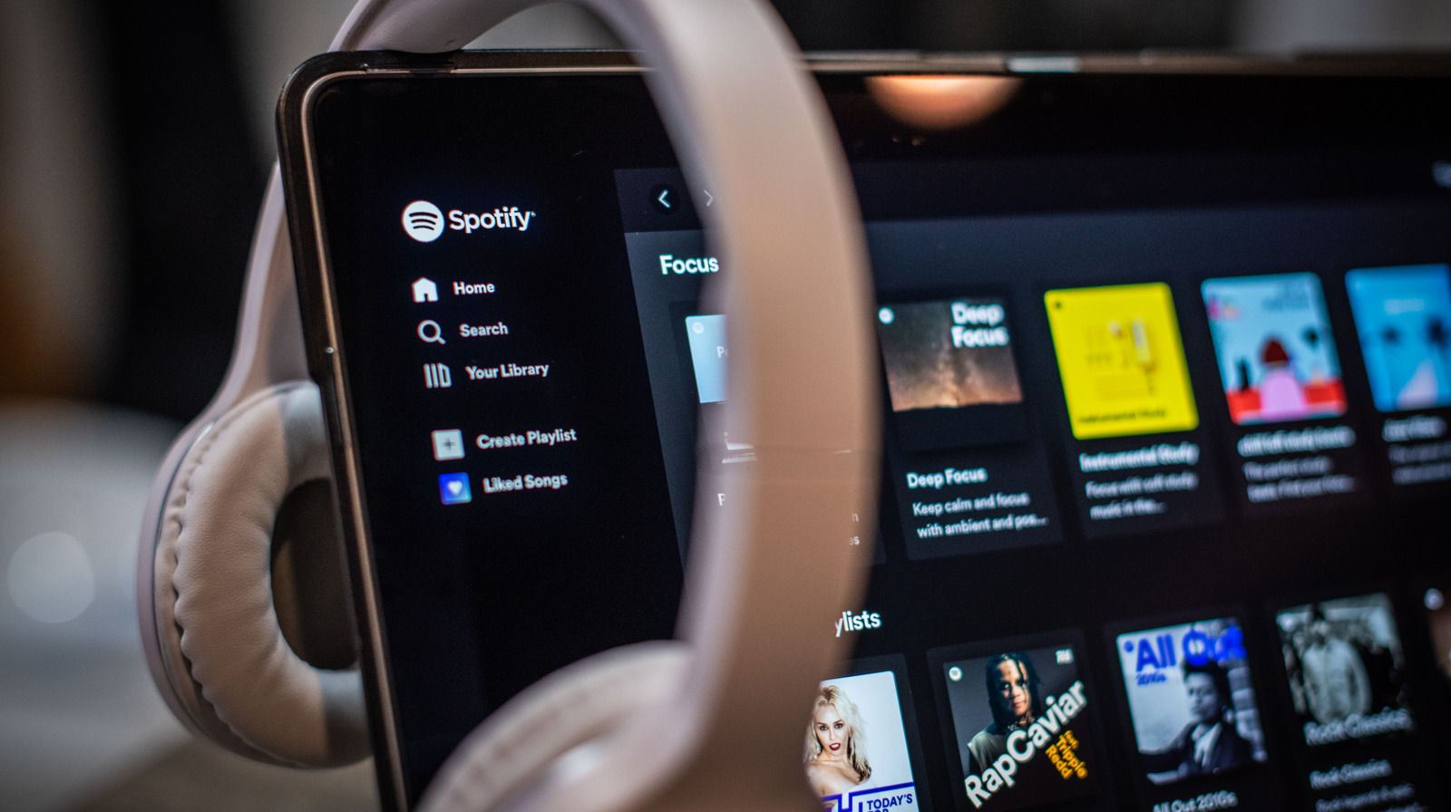 اگر برنامه Spotify به توقف ادامه داد، چه باید کرد؟