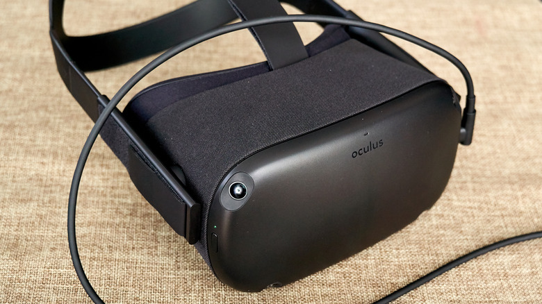 charging oculus quest 1 headset