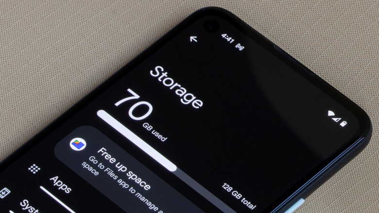 Android smartphone storage